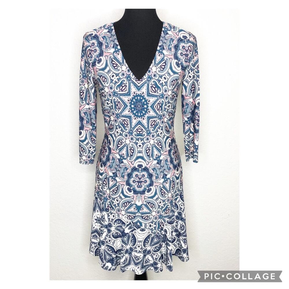 Eliza J white pink blue mandela graphic v neck dress size 4